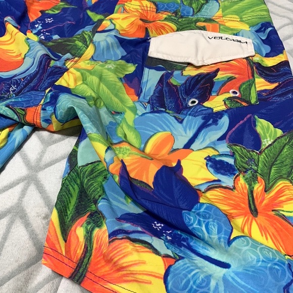 Volcom swimwear for men - Picture 2 of 3